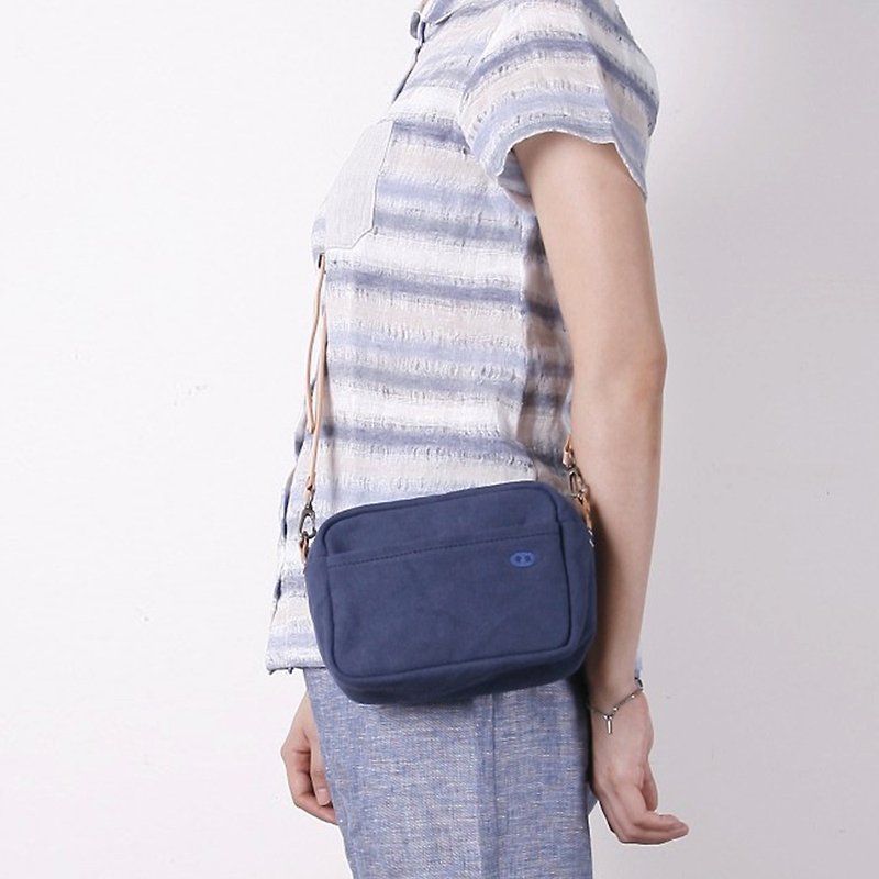 Mushroom MOGU / canvas shoulder bag / deep blue / small Jingle - Messenger Bags & Sling Bags - Paper Blue