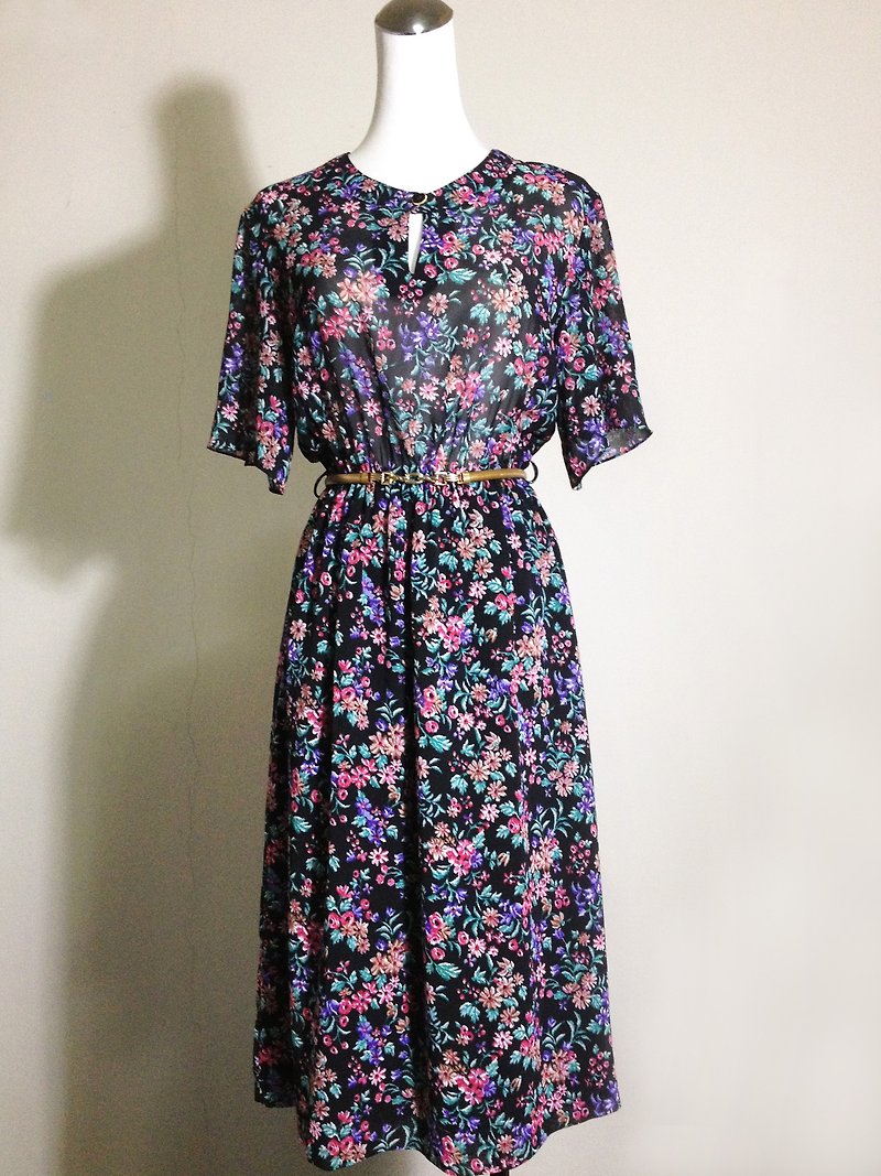 When vintage [antique dress / romantic flower Nippon track short-sleeved vintage dress] abroad back to vintage long dress VINTAGE - ชุดเดรส - วัสดุอื่นๆ หลากหลายสี