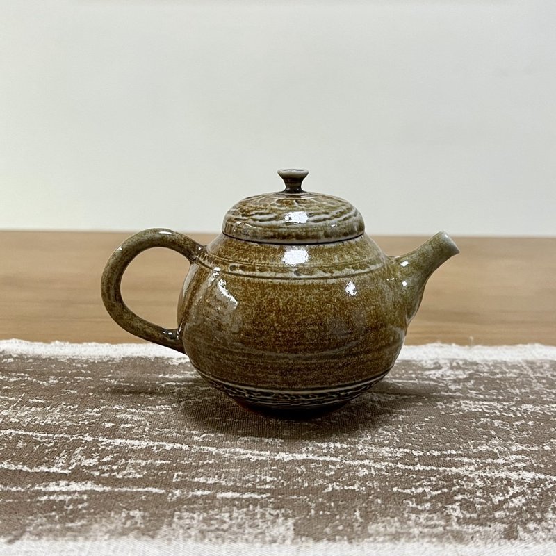 古畫 柴燒陶手工拉坯茶壺 - 茶壺/茶杯/茶具 - 陶 咖啡色