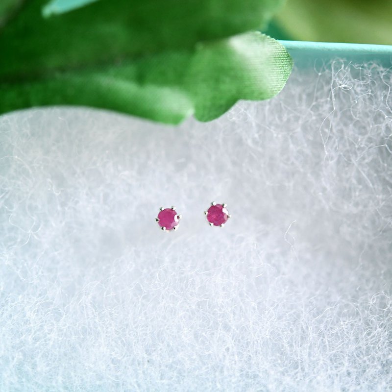 Ruby Stud Earrings Stone Victory and Passion, July Birthstone - ต่างหู - เครื่องเพชรพลอย สีดำ