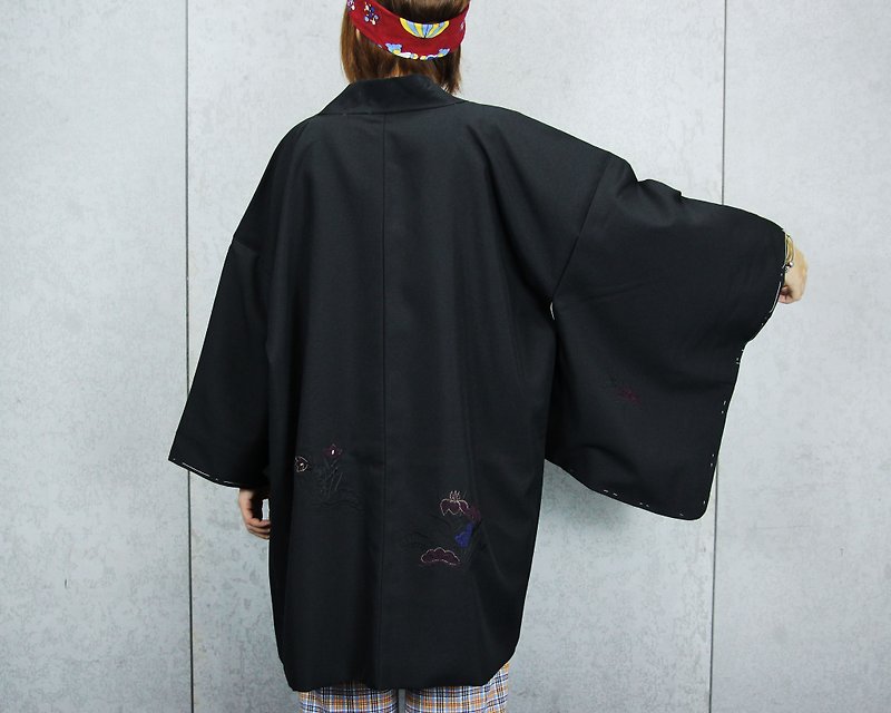 Tsubasa.Yヴィンテージ刺繍家孤独な牙日本の羽織、ヴィンテージ羽織の夜 - ジャケット - シルク・絹 ブラック