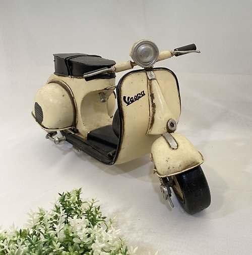 好日。戀物 【好日戀物】德國帶回 VESPA 台灣偉士牌復古摩托車模型收藏品