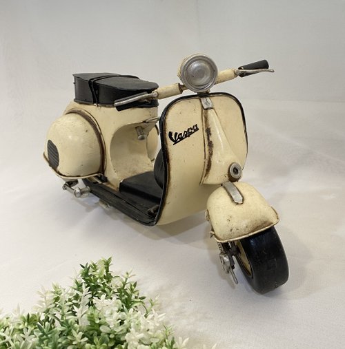 好日。戀物 【好日戀物】德國帶回 VESPA 臺灣偉士牌復古摩托車模型收藏品