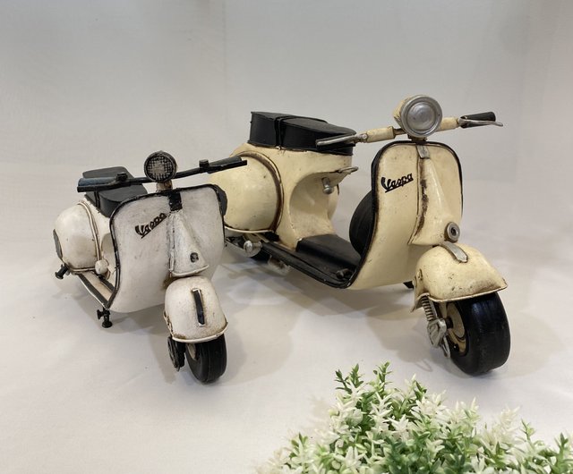 レトロ アンティークスクーターVESPA ベスパ ピンク Vespa Italy レトロ ブリキ製 ビンテージバイク