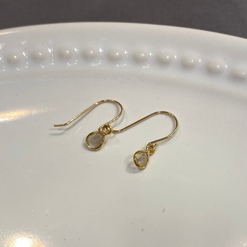 K18 GOLD 18K Slice Diamond Hook Earrings 18KP16 April Birthstone [SOLID GOLD & DIAMOND] - ต่างหู - โลหะ สีทอง