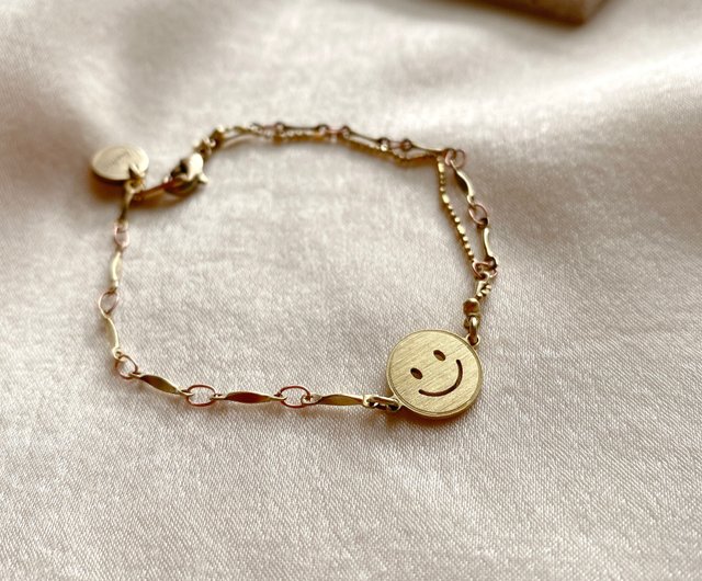 Smile-Smiley Faceイエローブレスレット - ショップ Fuchia ブレスレット - Pinkoi