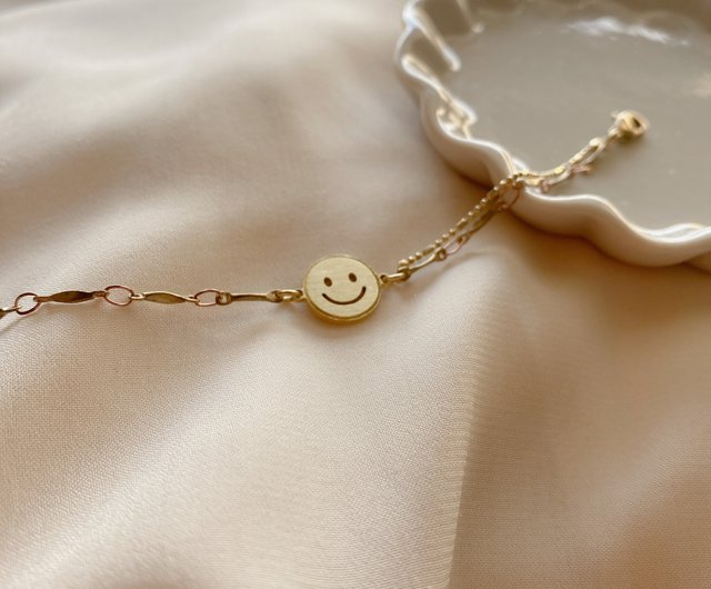 Smile-Smiley Faceイエローブレスレット - ショップ Fuchia ブレスレット - Pinkoi