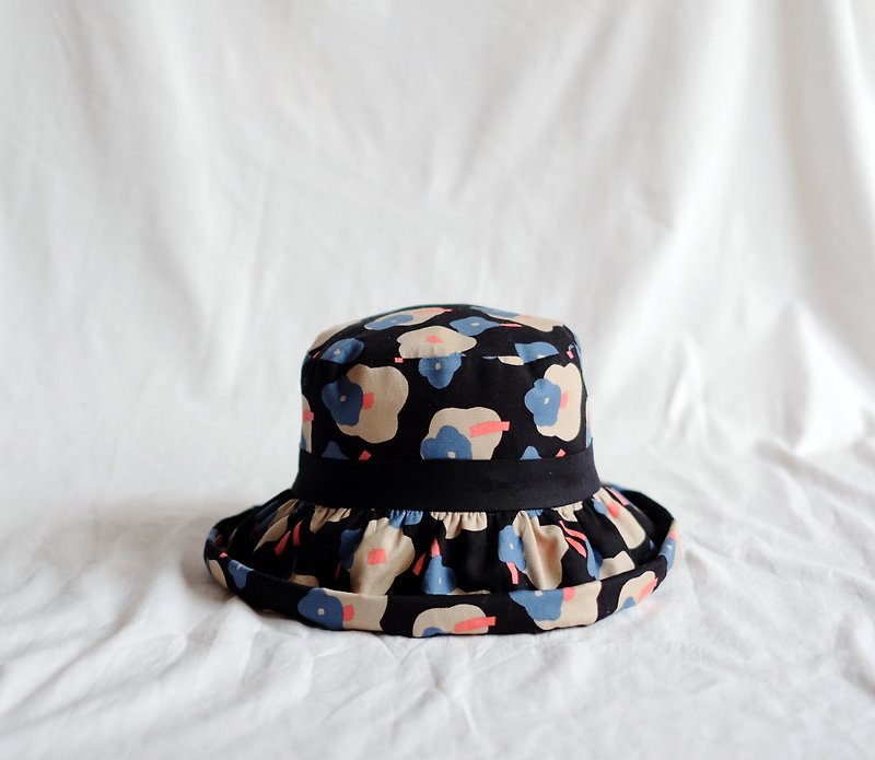 Japanese-style curling fisherman hat / not three or eight flowers - Hats & Caps - Cotton & Hemp Multicolor
