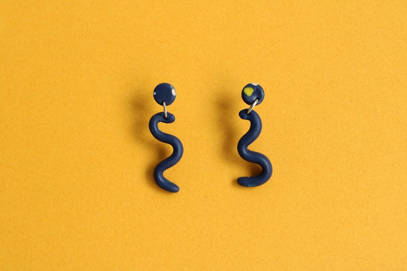 Hsin Hsiu Yao Geometric Earrings - Blue Geometric Waves - ต่างหู - เงินแท้ สีน้ำเงิน