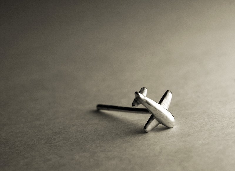 小飛機造型純銀耳環(單支/一對) - 耳環/耳夾 - 其他金屬 銀色