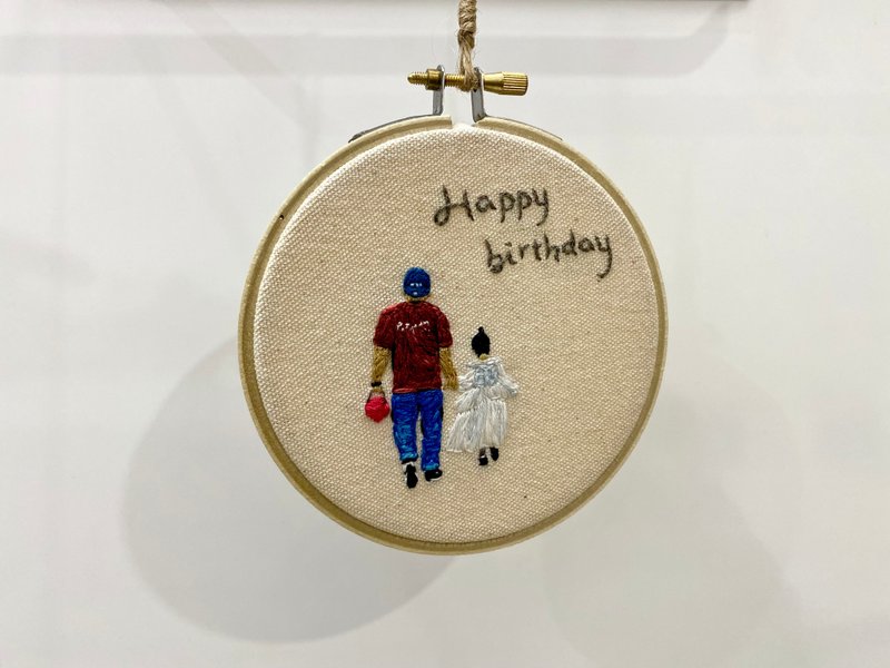 【客製】人像刺繡 相片刺繡 照片刺繡 生日刺繡 - 擺飾/家飾品 - 棉．麻 多色