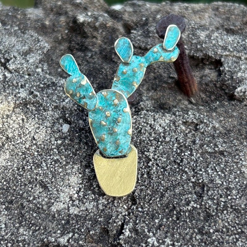 【Misty Dots 】MDBE12 仙人掌盆栽胸針/ 黃銅/ 手工禮物 - 胸針 - 銅/黃銅 藍色