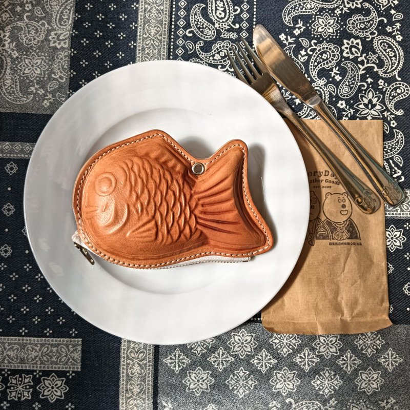 鯛魚燒小物包 / 看起來可愛又美味 - 化妝包/收納袋 - 真皮 黑色