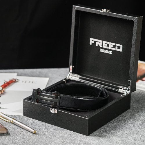 FREED 【FREED】金屬英文字母扣商務休閒頭層牛皮皮帶 男 生日禮物 禮盒