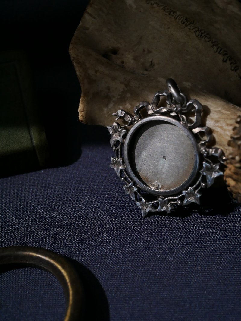 1900s 法國 緞帶常春藤相片墜 - 項鍊 - 銀 銀色