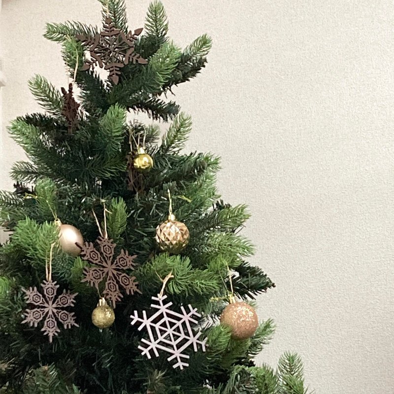 北欧クリスマス 雪結晶のオーナメント8個セット ウォールナット クリスマスギフト - 其他 - 木頭 咖啡色