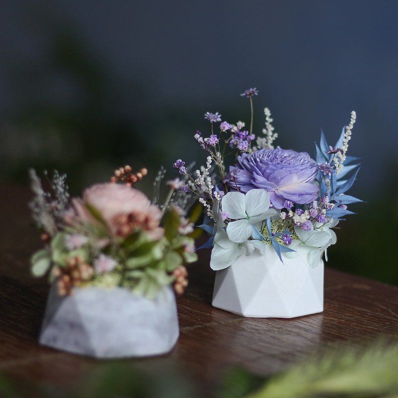 Flower candle/gypsum diffused table flower candle/custom scented candle flower gift/dry flower table flower - ช่อดอกไม้แห้ง - พืช/ดอกไม้ หลากหลายสี