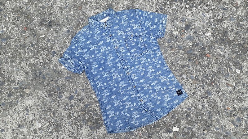 AMIN'S SHINY WORLD精選水洗丹寧夏威夷風情印花短袖襯衫 - 男裝 恤衫 - 棉．麻 藍色