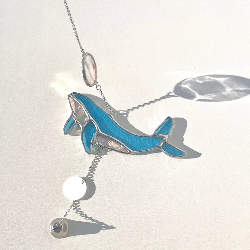 Eastblooming glass studio Mini whale stained glass suncatcher
