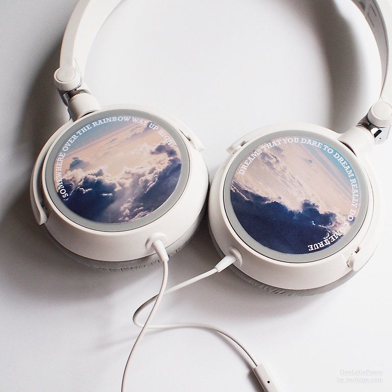 Under the Sky - Personalized Headphone, Personalized gifts, Birthday Gift, Gift for Teens, Add Your Favourite Line - หูฟัง - พลาสติก สีน้ำเงิน