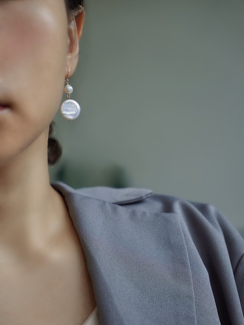 14KGF Coin & Lava Pearl Drop Earrings(Clip On) - ต่างหู - ไข่มุก ขาว