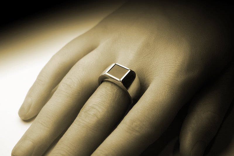 Black Onyx Square Ring - แหวนทั่วไป - โลหะ สีเงิน