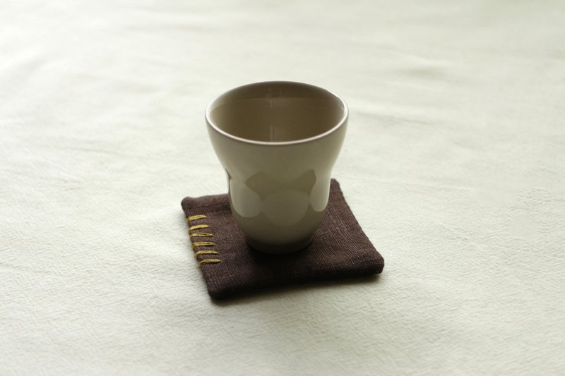 Mini embroidered coaster/dark coffee - Coasters - Cotton & Hemp Brown