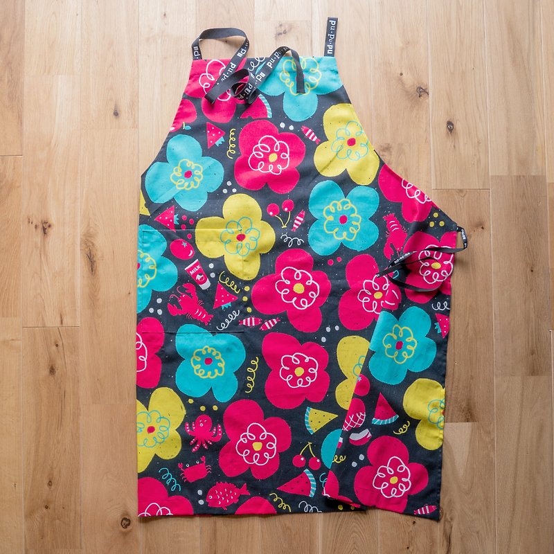Flower lover apron with large flowers and red food - Aprons - Cotton & Hemp Red