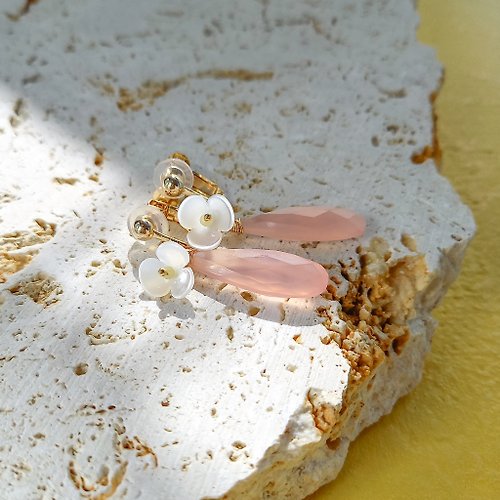 marina JEWELRY 女人節新品14kgf*Shell flower Pink Chalcedony pierced earrings / earings