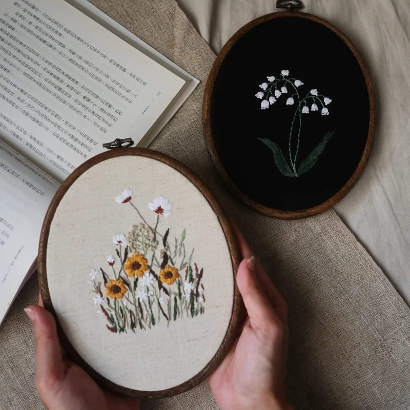 野花手刺繡掛飾/小花擺件 - 擺飾/家飾品 - 棉．麻 