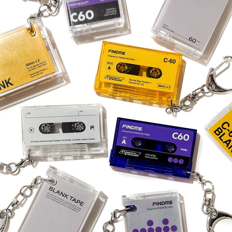 FINDME mini cassette keychain | backpack bag clothing accessory - ที่ห้อยกุญแจ - พลาสติก หลากหลายสี