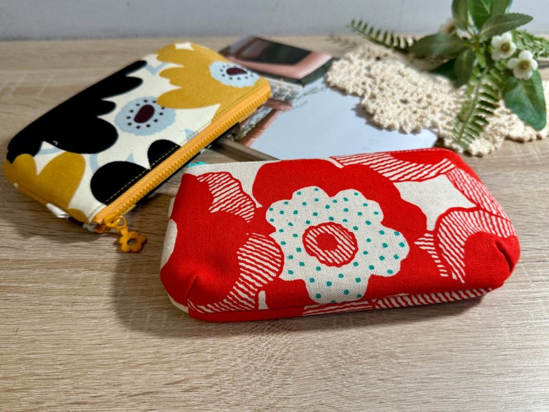 【現貨】花亮彩花園雙花系小物包漾日常大花拉鍊小包/化妝包粉/ - 化妝包/收納袋 - 棉．麻 