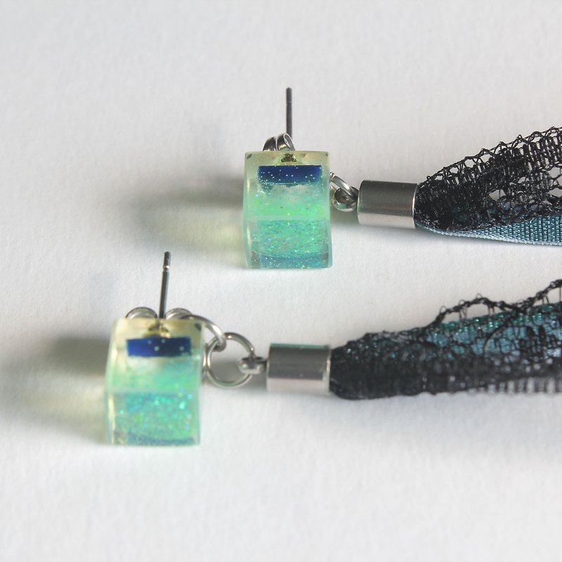 蕾絲流蘇耳環 / 淺綠冰塊 - 耳環/耳夾 - 塑膠 綠色