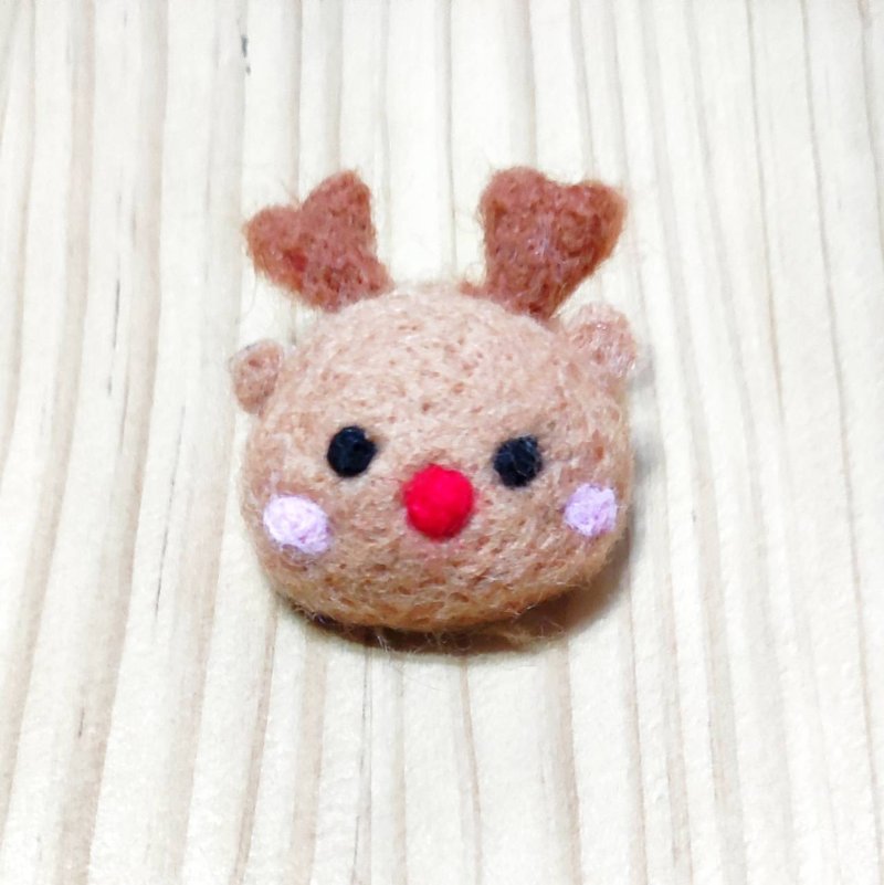 Reindeer Wool Felt Pin for Christmas to wear with him to parties! - เข็มกลัด - ขนแกะ สีนำ้ตาล