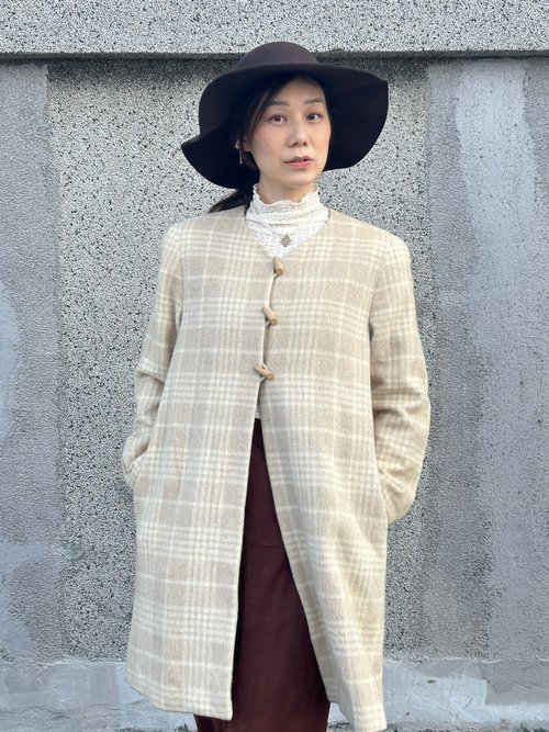 歪娜Whyna 米白格紋毛呢大衣