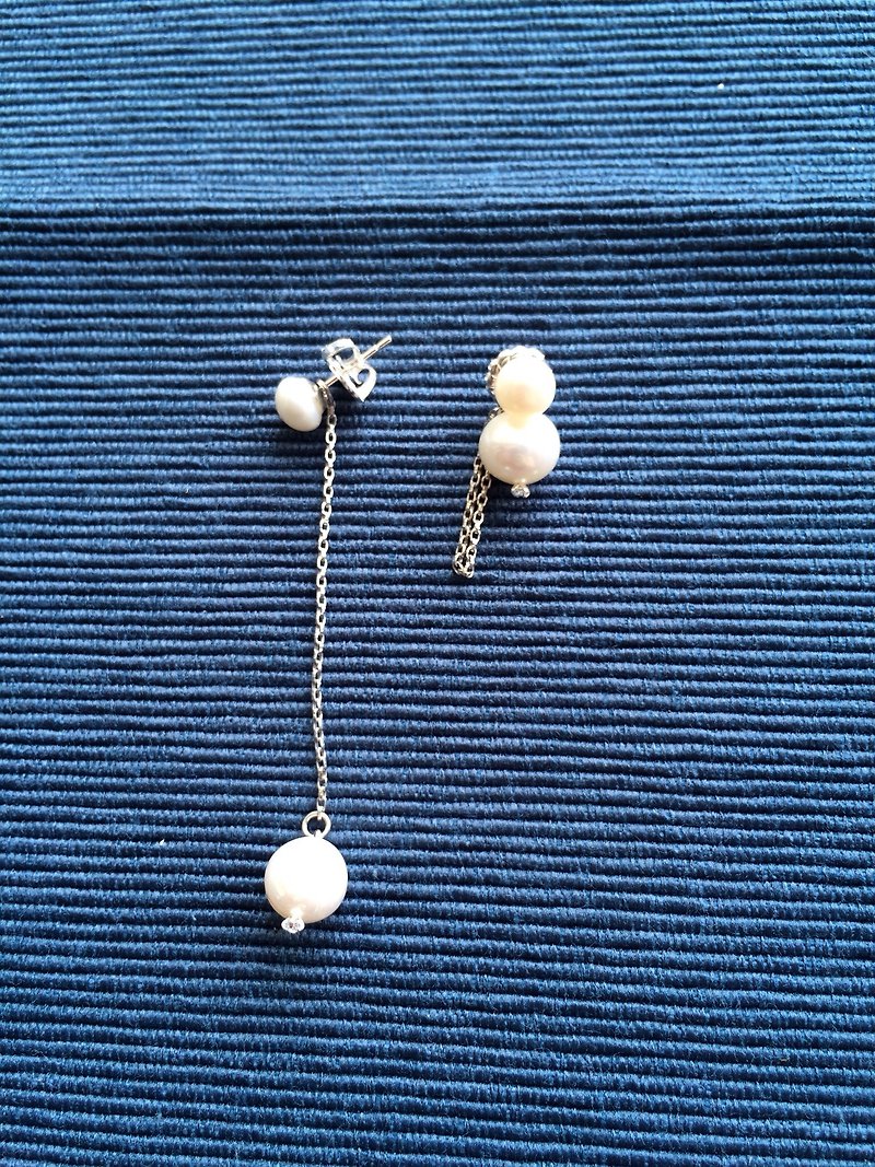 Self-designed 100% handmade 925 sterling silver one pair of freshwater pearl earrings - Earrings & Clip-ons - Pearl White