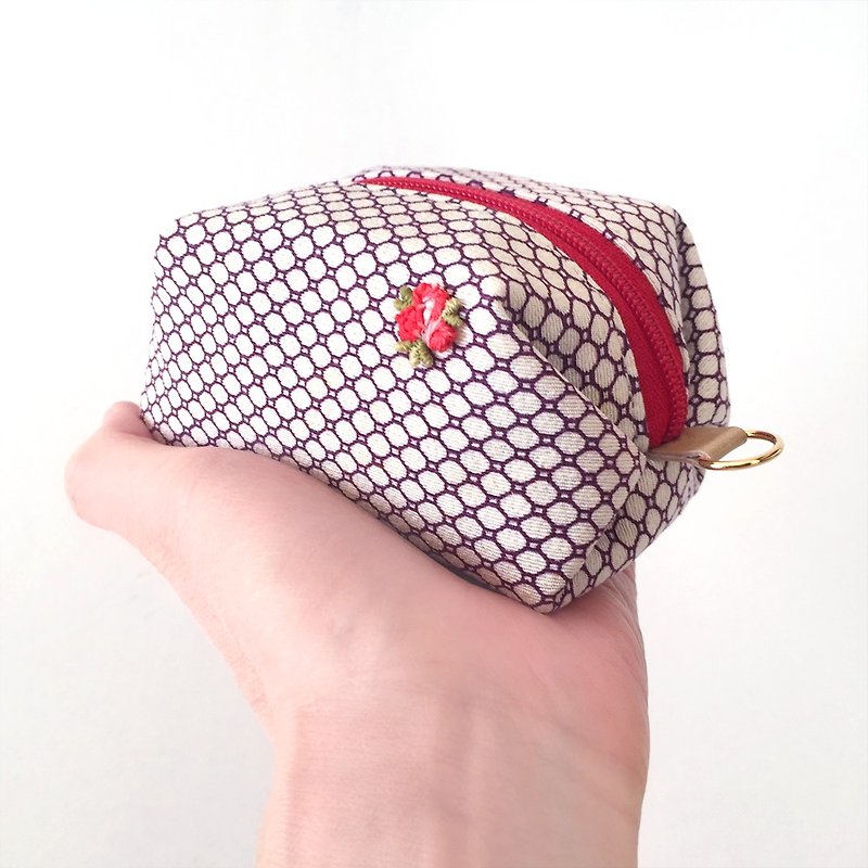 Pouch with Japanese Traditional Pattern, Kimono (Small) - Silk - Toiletry Bags & Pouches - Silk Purple