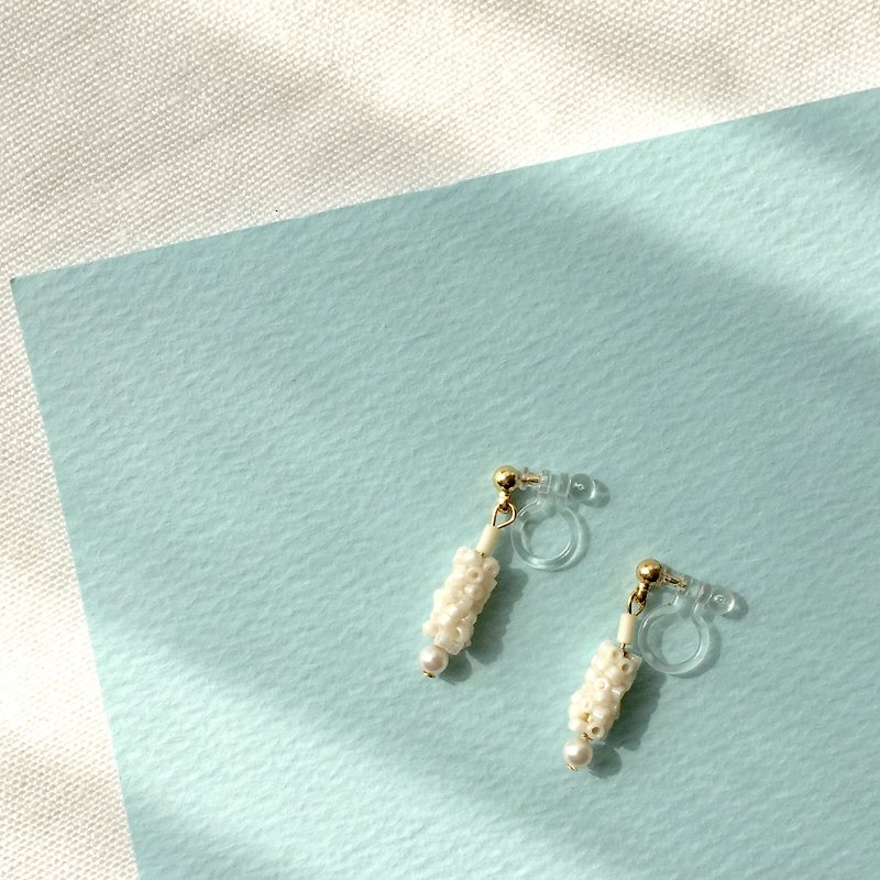 Earrings / Beads / White / Silkypearl - 耳環/耳夾 - 其他材質 白色