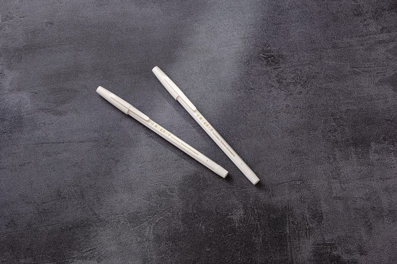 台湾大学 レトロボールペン - 無印ホワイト - 油性ボールペン - 金属 多色