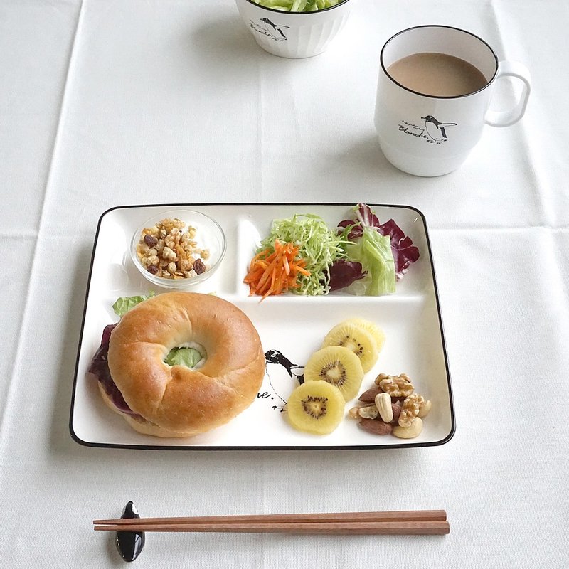 Blanche. ミールプレート 朝食 ランチ 軽量 割れにくい おしゃれ かわいい ギフト プレゼント 子ども 子供 学校 食洗機対応 レンジ対応 日本製 - 盤子/餐盤/盤架 - 塑膠 白色