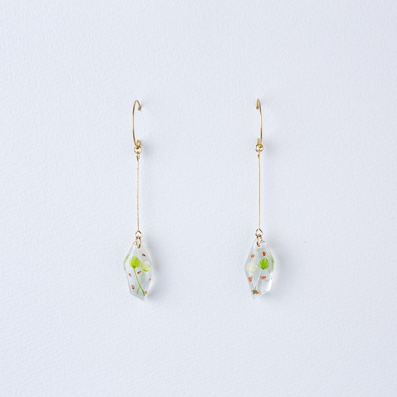 | Warm. Like Spring Breeze | Hand-made Dry Flower Earrings / Pre-Flower Gemstone Shape Design - ต่างหู - พืช/ดอกไม้ สีใส