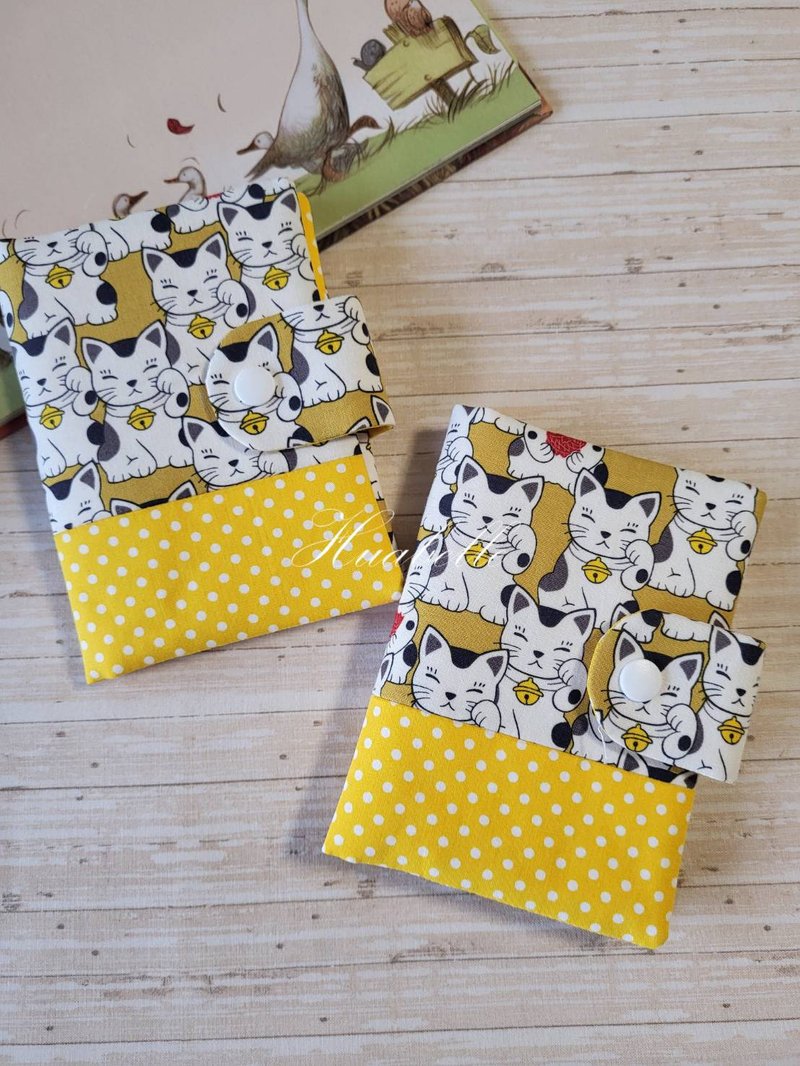 Lucky Cat Spliced ​​Travel Passport Cover Card Holder Passport Bag Handmade Passport Holder Passport Holder - Passport Holders & Cases - Cotton & Hemp Yellow