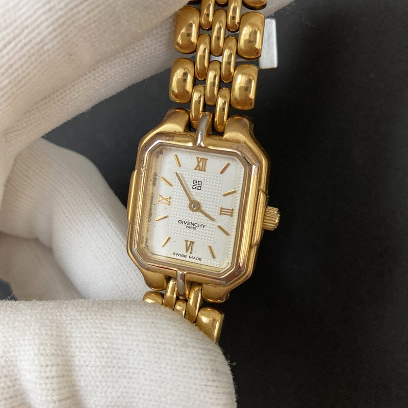 售完 GIVENCHY 紀梵希 金色方形錶殼 瑞士 白色壓紋錶盤 古董錶 - 女錶 - 其他金屬 金色