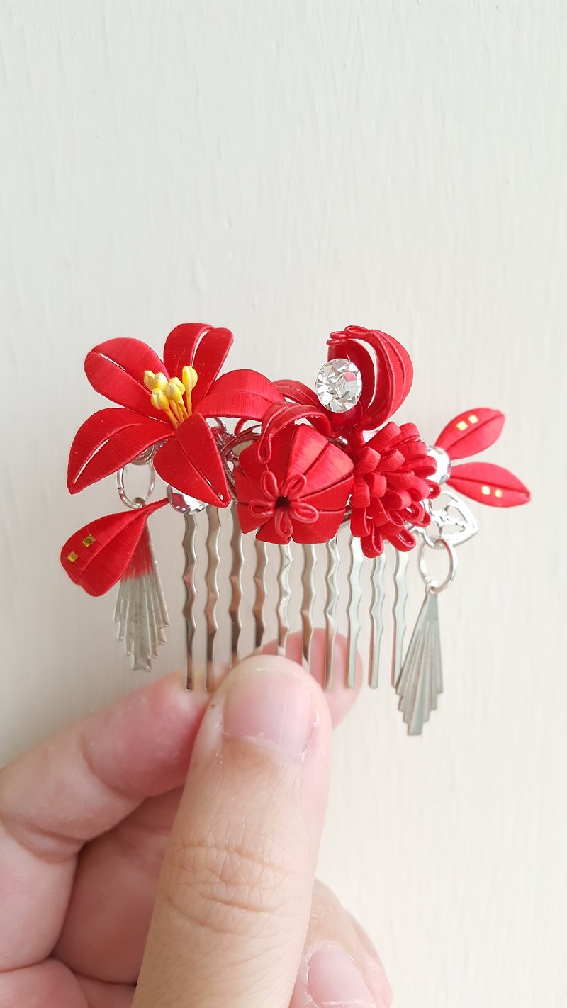 [Chun Zihua] The special bridal flower blooms and the riches and honors are in harmony - Hair Accessories - Silk Red