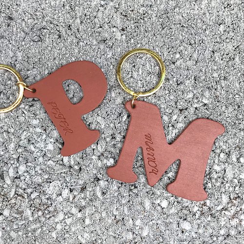 DUAL多兒創意皮件 真皮英文字母刻字鑰匙圈(情人節、婚禮小物、免費刻字)