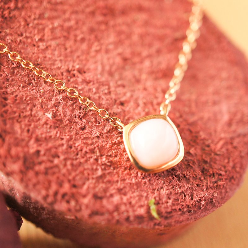 LITTLE CANDY - 6mm Cushion Cabochon Pink Opal 18K Rose Gold Plated Silver Necklace - สร้อยติดคอ - เครื่องเพชรพลอย สึชมพู