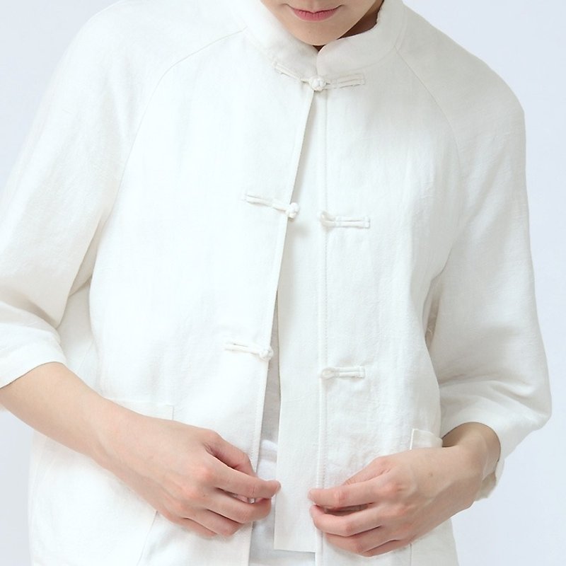 不服  白色棉麻中國風對襟七分袖襯衫 手工盤扣 刺繡/梅 SH160512 - 女裝 上衣 - 棉．麻 白色