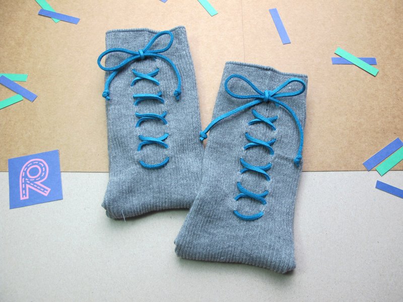 XX Socks/文青款綁繩中統襪/淺泥灰/接單訂製 - 襪子 - 棉．麻 灰色