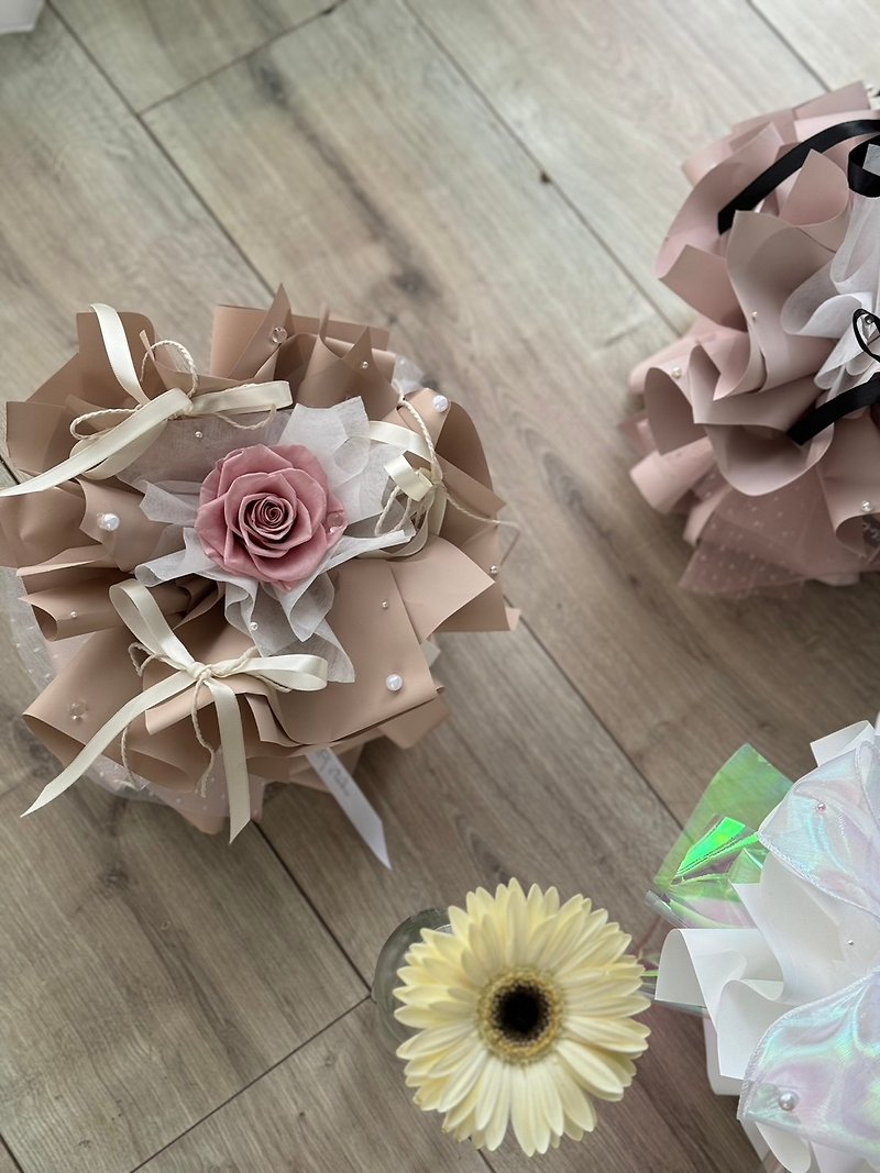 2024 Valentine's Day Bouquet/Ballet Style Bouquet/Eternal Flower Bouquet/New Style - ของวางตกแต่ง - พืช/ดอกไม้ หลากหลายสี