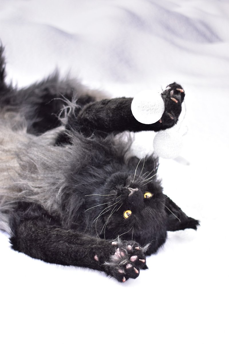 Maine Coon Martin realistic toy